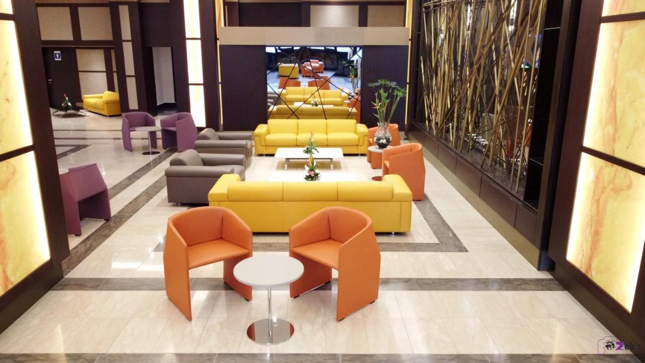 Krystal Palace Douala Exterior photo